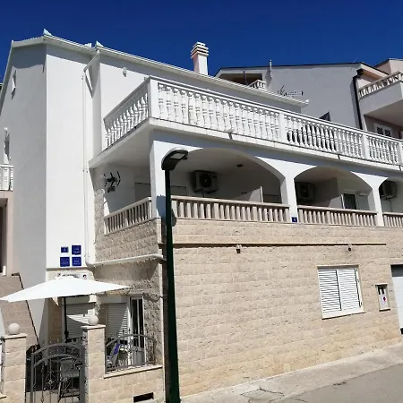 With Sea View Makarska Riviera * 德尔韦尼克