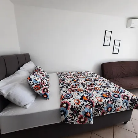 Apartment With Sea View Drvenik Makarska Riviera *