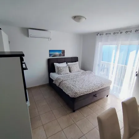 公寓 With Sea View Makarska Riviera 德尔韦尼克
