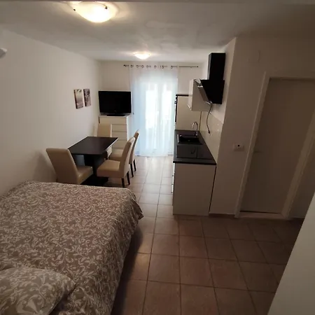Apartment With Sea View Drvenik Makarska Riviera